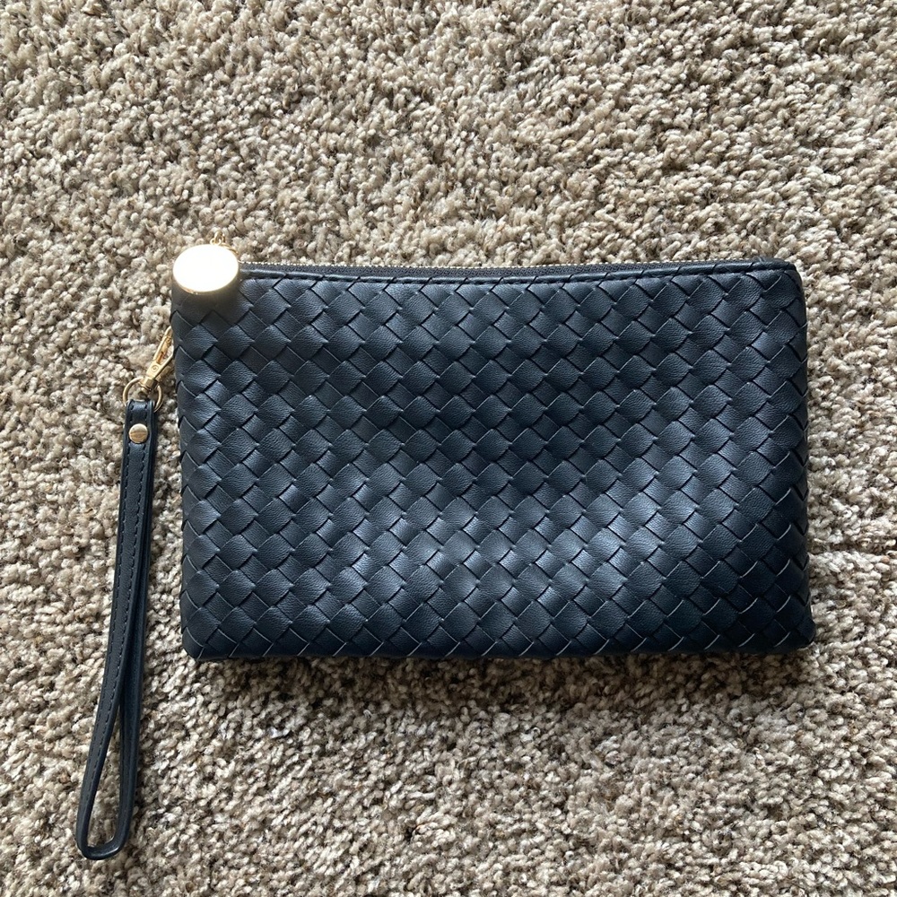 Urban Expressions Black Wristlet